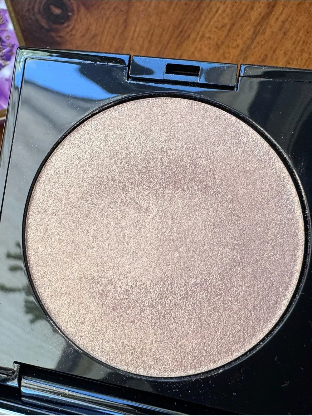 Pat McGrath Pale Champagne Shimmer Highlighter in golden nectar